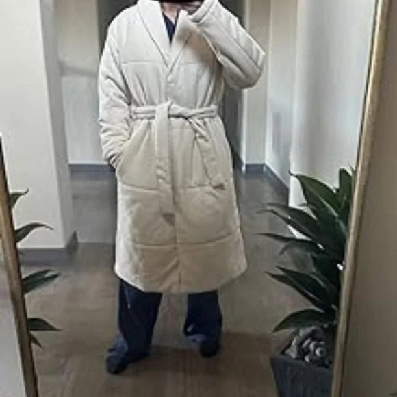 Women's Cotton Padded Home Coat, Ivory, 3X. Amazon Essentials. Cozy & Chic - Picture 4 of 7